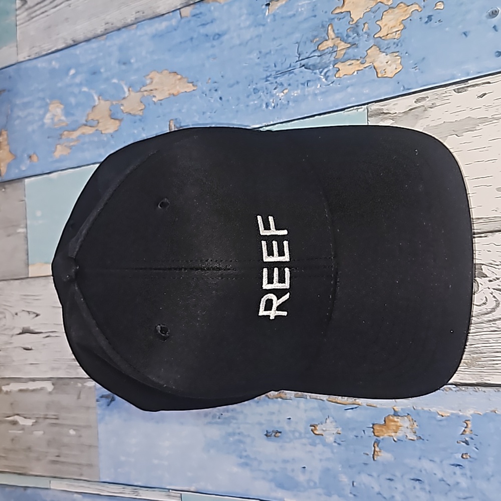Reef Baseball Velcro Snap Black/White Baseball Cap